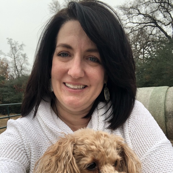 Meet your Posher, Karen - Picture 3 of 5